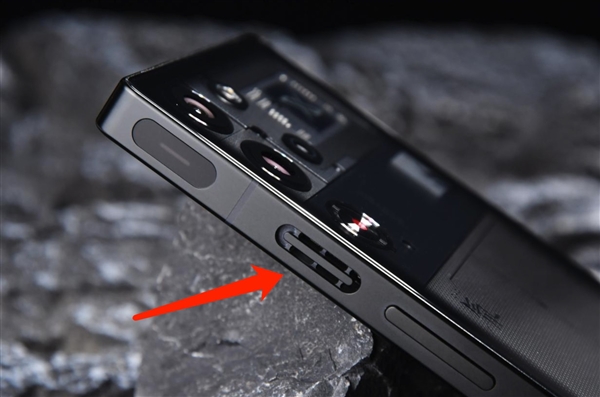 散热强得飞起！华为新旗舰要内置散热风扇