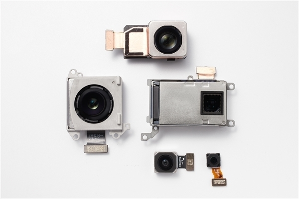 OPPO Find X8 Ultra配备双潜望：3倍+6倍光变 行业唯一！