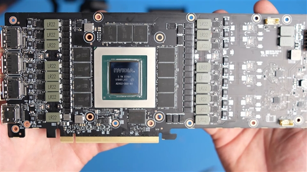 RTX 4090 48GB拆解、实测：噪音吵得耳朵要崩溃了