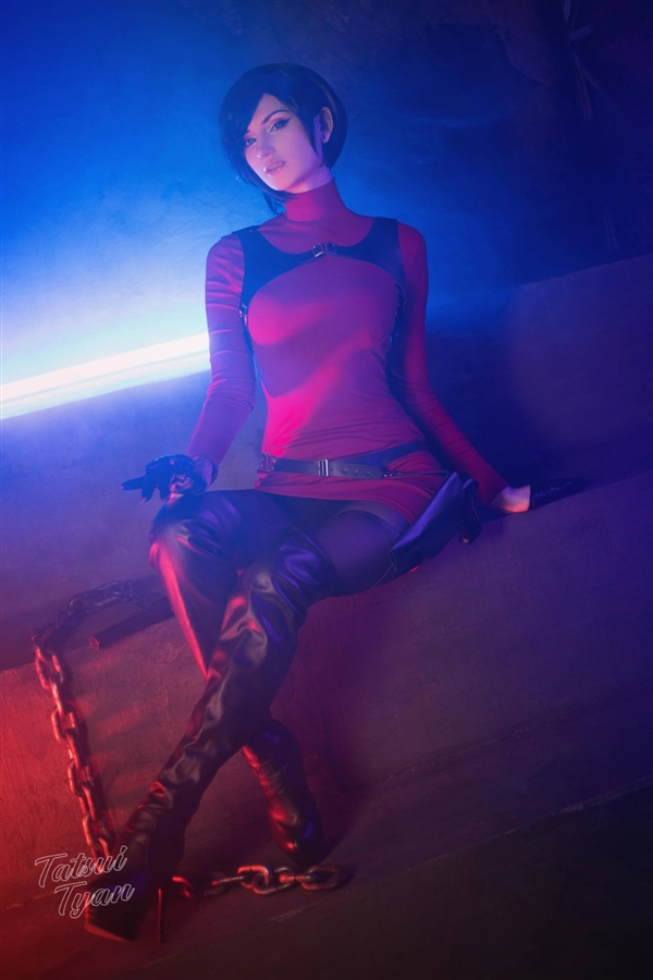 乌克兰美女Cos美图：完美还原艾达王、2B等美女角色