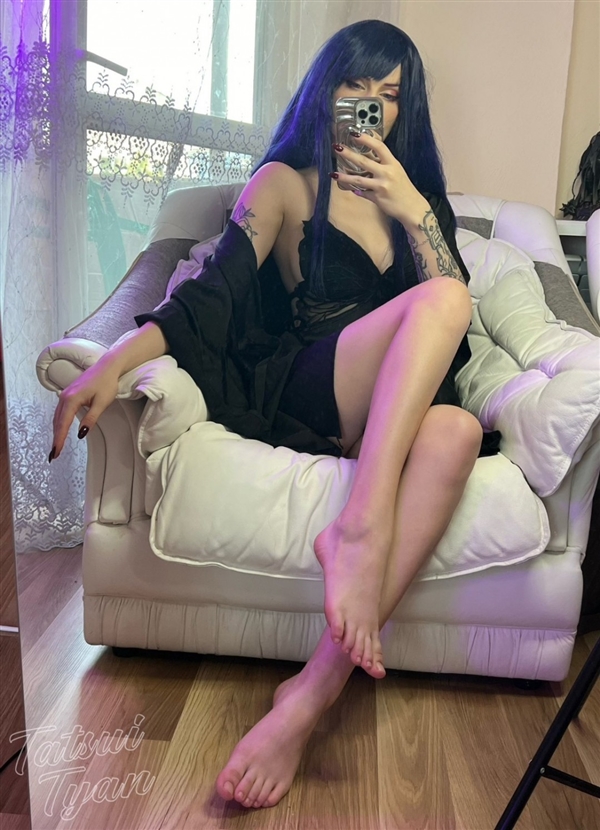 乌克兰美女Cos美图：完美还原艾达王、2B等美女角色