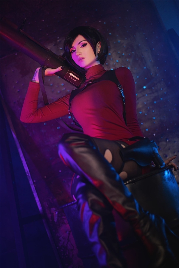 乌克兰美女Cos美图：完美还原艾达王、2B等美女角色