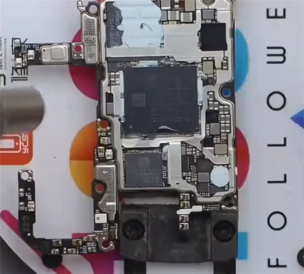 华为Pura X搭载全新麒麟CPU 首次集成内存！高通都做不到