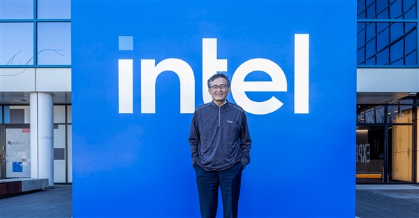 Intel CEO明确未来两代CPU发布时间！绝口不提新显卡