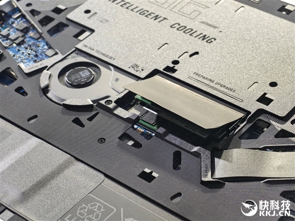 飙升40％能效称王！酷睿Ultra 200HX游戏本正式登场：第一次有了AI