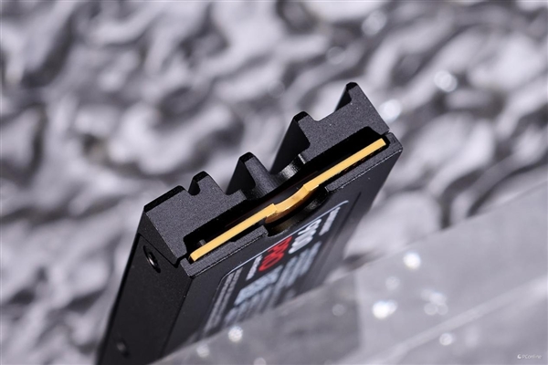 三星9100 PRO PCIe 5.0 NVMe M.2上手：PCIe 5.0时代的性能巅峰