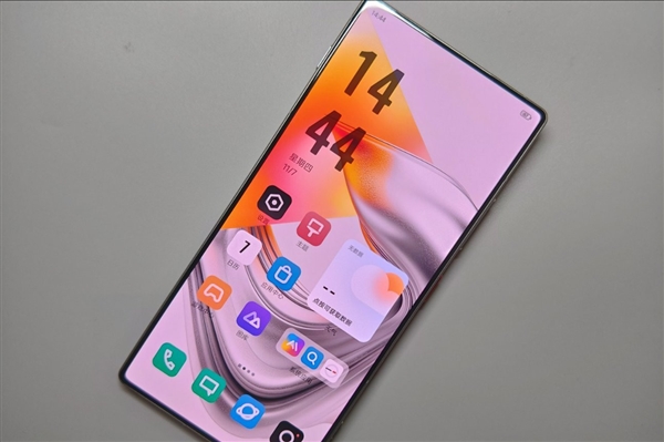 努比亚Z70 Ultra灵动岛版现身 倪飞：吓我一跳 原来是愚人节