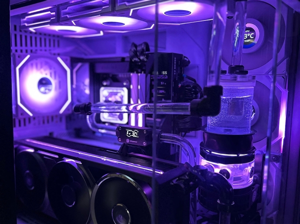 新手第一次开盖AMD锐龙9 9950X3D成功！只用两样简单工具