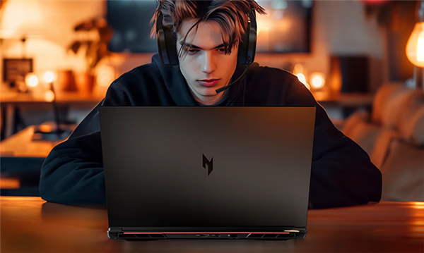 宏碁暗影骑士擎7S游戏本首发16599元起：酷睿Ultra 200HX+RTX 5080