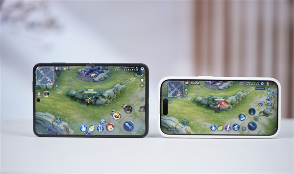 全球首款阔折叠手机！华为Pura X图赏