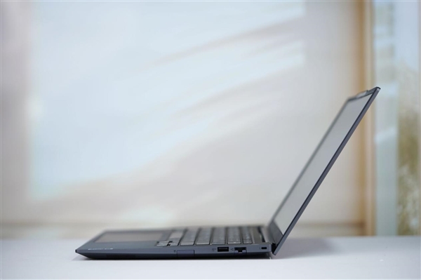 首发兆芯KX-7000！联想开天N8 Pro笔记本图赏