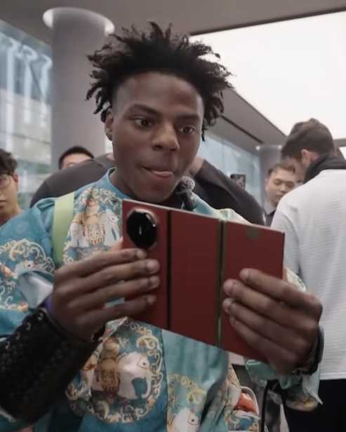 美国超市中国商品被民众抢购 甲亢哥来深圳狂卖3台华为三折叠