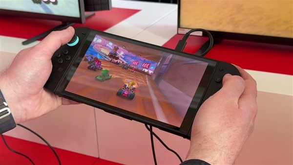 《赛博朋克2077》Switch 2版试玩：30帧、画面还行