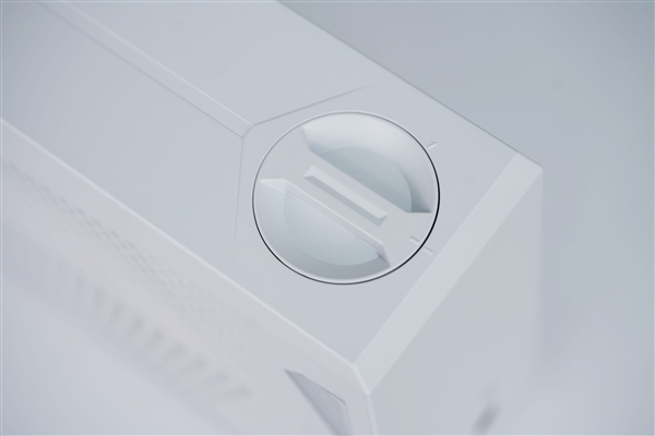 RTX 5090降临！机械革命耀世16 Ultra图赏