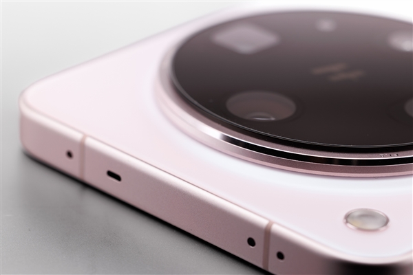 超大杯手机为什么很少做直屏 OPPO周意保揭秘：无奈之举