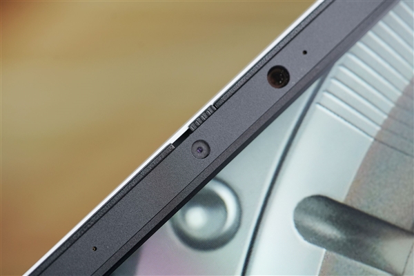 RTX 5090降临！机械革命耀世16 Ultra图赏