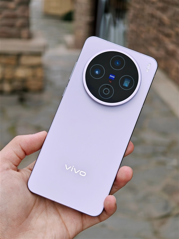 最强直屏旗舰！vivo X200s参数揭晓 4月21日发布