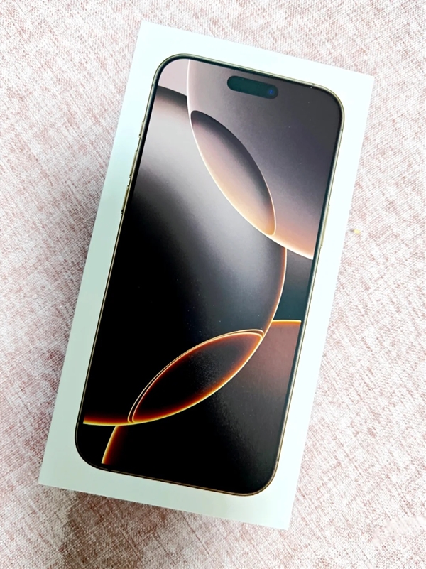 有网友担心iPhone涨价果断换新机：称对关税有阴影了