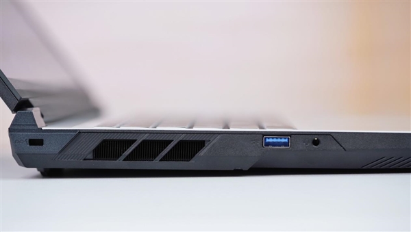 满血RTX 5070Ti加持！七彩虹隐星P16 Pro图赏