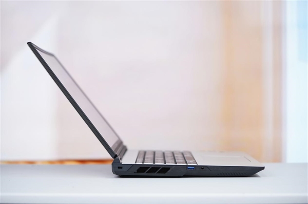 满血RTX 5070Ti加持！七彩虹隐星P16 Pro图赏