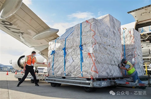 苹果紧急安排五架货机满载iPhone飞往美国：逃避54％高额关税