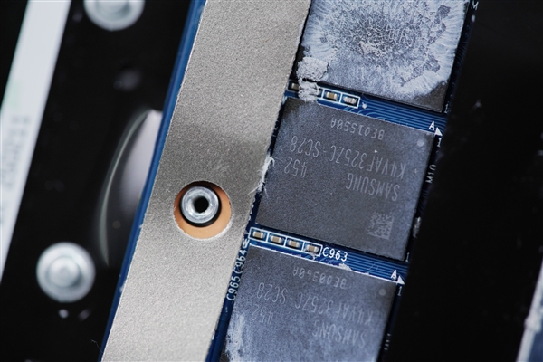 满血RTX 5070Ti加持！七彩虹隐星P16 Pro图赏