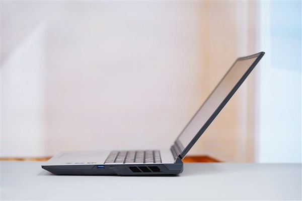 满血RTX 5070Ti加持！七彩虹隐星P16 Pro图赏