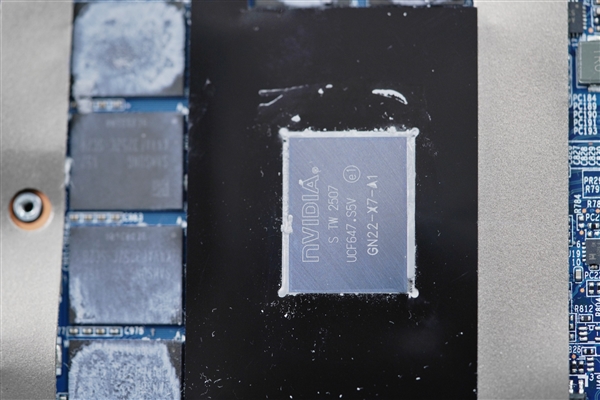 满血RTX 5070Ti加持！七彩虹隐星P16 Pro图赏