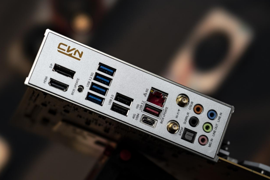 七彩虹CVN X870 ARK电竞主板来了：显卡易拆、寒霜散热装甲