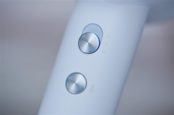 干枯发质有救了！米家高速水离子吹风机图赏