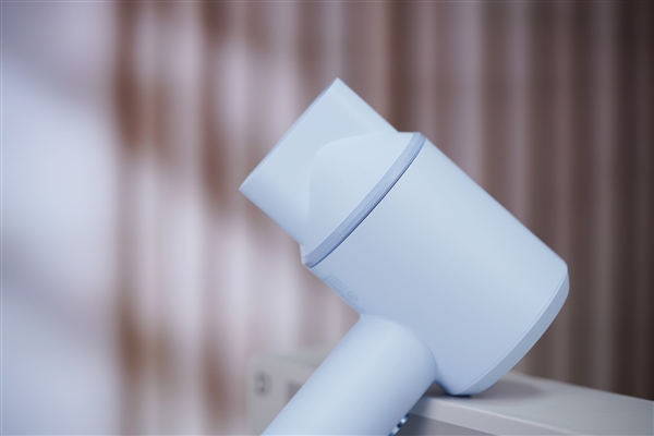 干枯发质有救了！米家高速水离子吹风机图赏