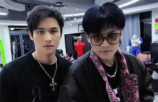 数百人在线开局惨淡！三只羊豪赌App：翻盘还是自嗨