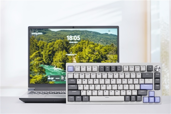 七彩虹首款机械键盘！隐星KB8 PRO图赏