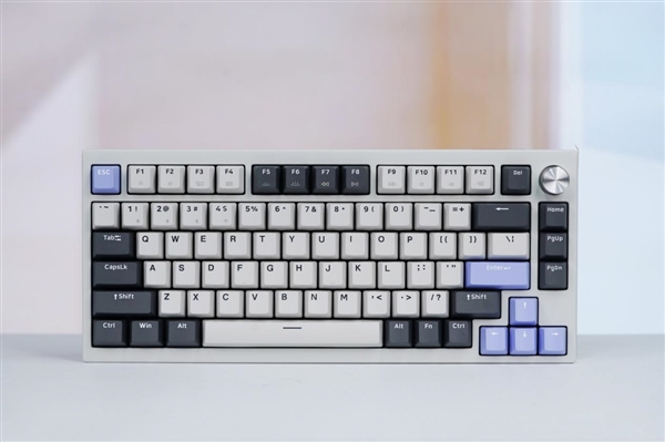 七彩虹首款机械键盘！隐星KB8 PRO图赏