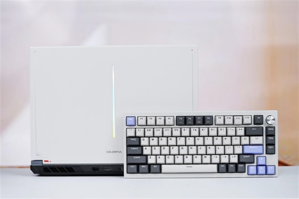 七彩虹首款机械键盘！隐星KB8 PRO图赏