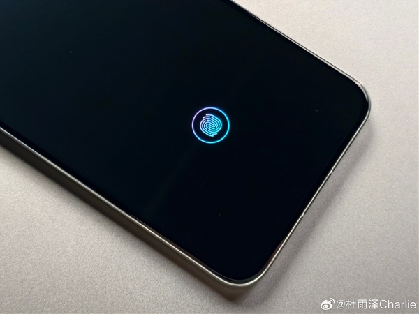 不惜成本 打造最强性能旗舰！荣耀GT Pro真机亮相