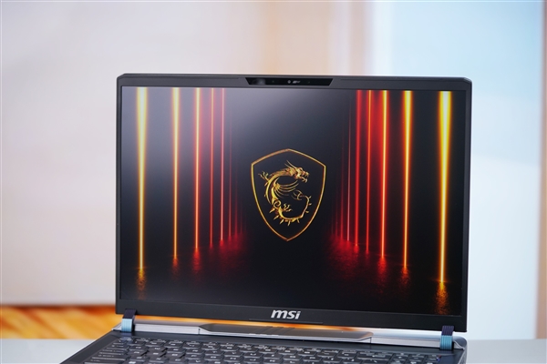 满血RTX 5080加持！微星泰坦16 AI 2025游戏本图赏