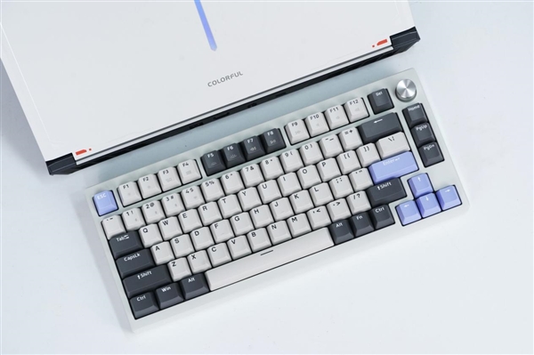 七彩虹首款机械键盘！隐星KB8 PRO图赏