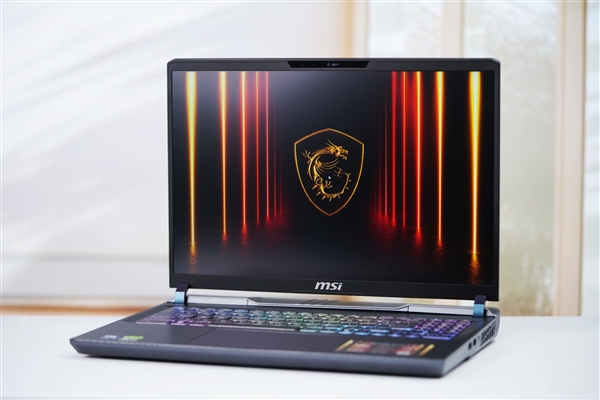 满血RTX 5080加持！微星泰坦16 AI 2025游戏本图赏