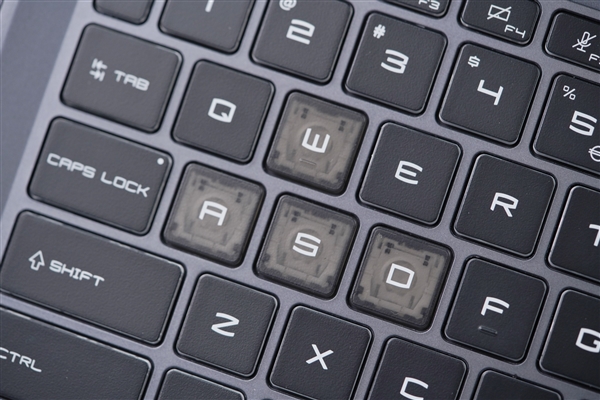 满血RTX 5080加持！微星泰坦16 AI 2025游戏本图赏