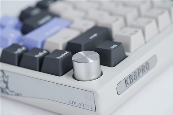 七彩虹首款机械键盘！隐星KB8 PRO图赏
