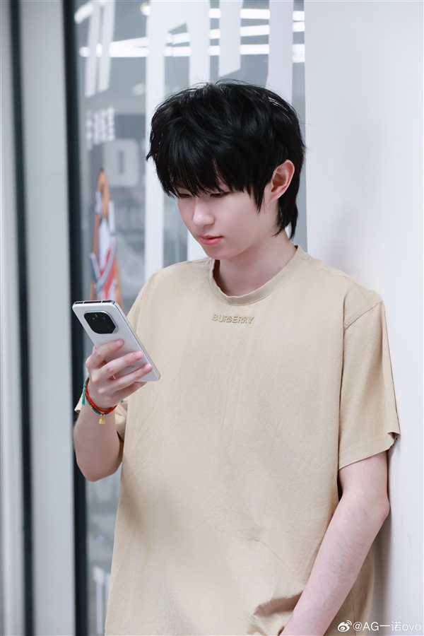 不惜成本 打造最强性能旗舰！荣耀GT Pro真机亮相