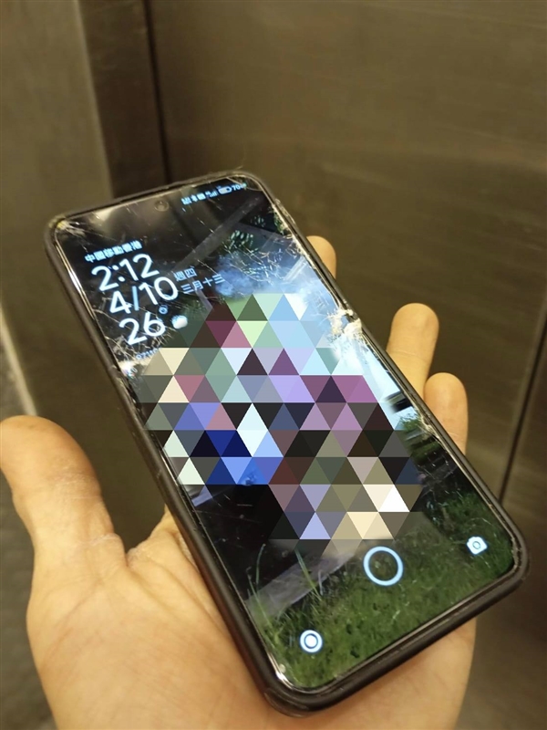 究极耐摔！小米13从33楼掉到电梯井竟奇迹生还：触屏都还能用