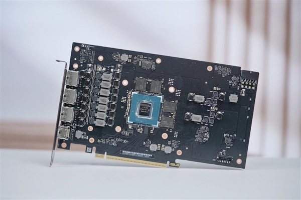 硬派电竞风！华硕RTX 5060 Ti TUF GAMING显卡图赏