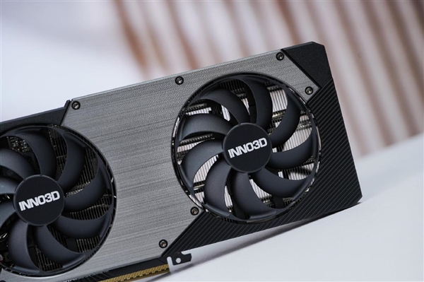 小巧双槽！映众RTX 5060 Ti曜夜16GB显卡图赏