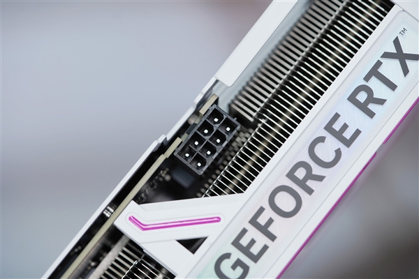 七彩虹iGame RTX 5060 Ti Ultra W DUO 16GB OC显卡图赏