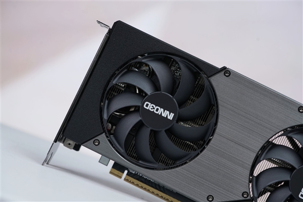 拉丝工艺精致典雅！映众RTX 5060 Ti曜夜8GB显卡图赏