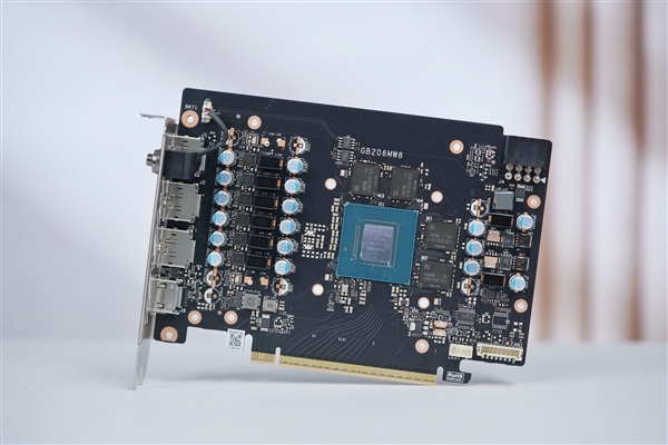 七彩虹iGame RTX 5060 Ti Ultra W DUO 16GB OC显卡图赏