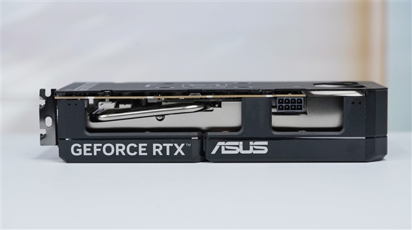 小巧双拼色！华硕RTX 5060 Ti DUAL OC 8GB显卡图赏