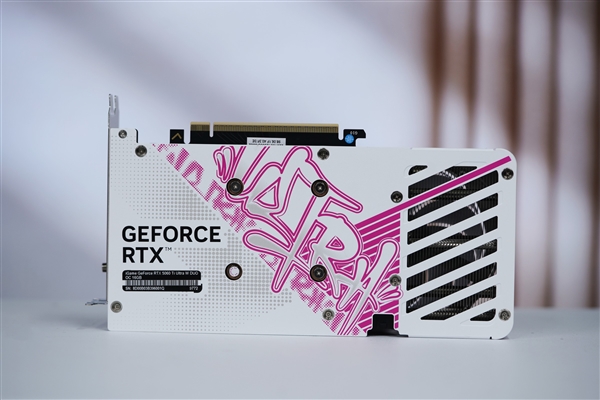 七彩虹iGame RTX 5060 Ti Ultra W DUO 16GB OC显卡图赏
